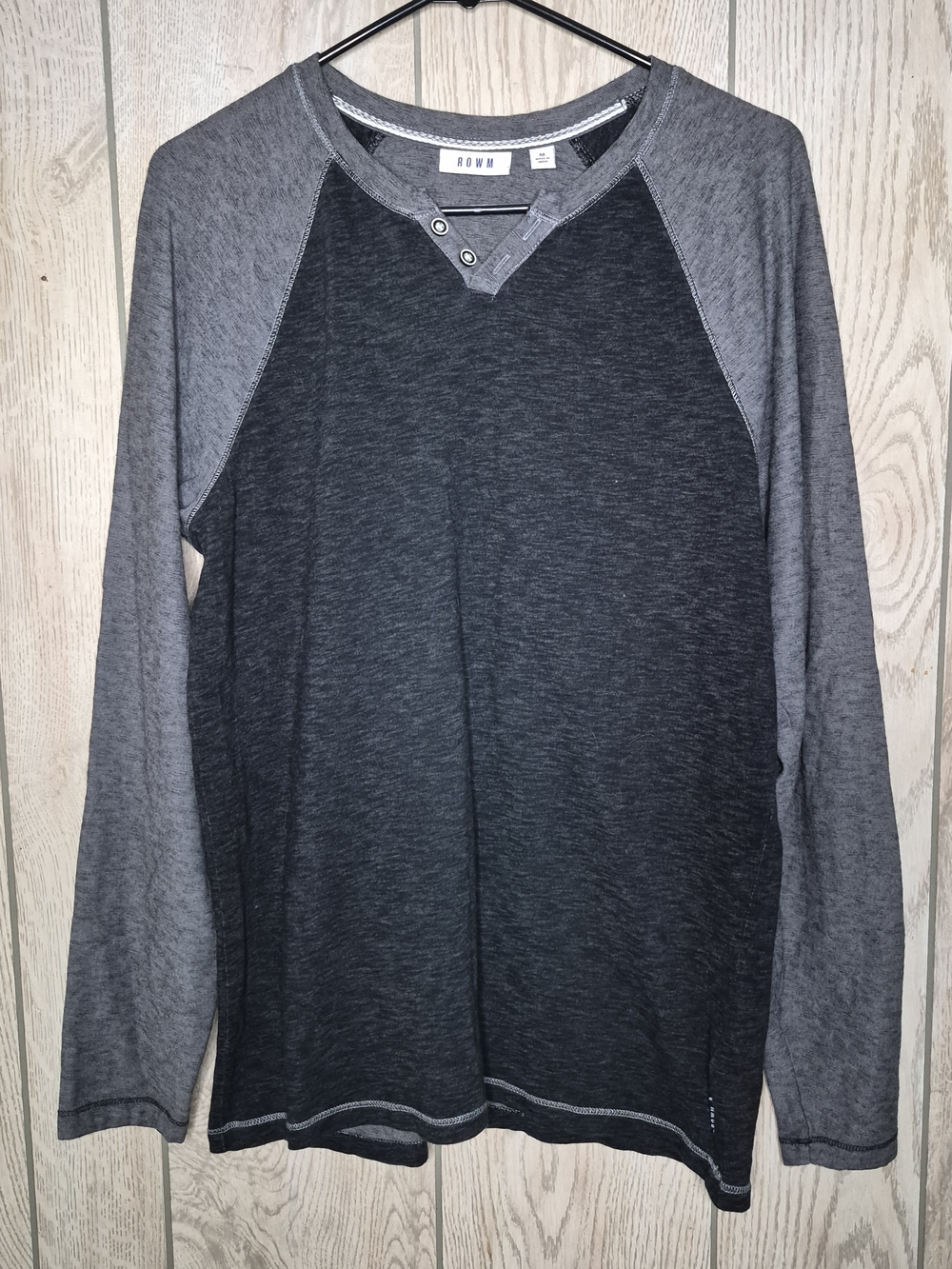 ROWM Contrast Charcoal & Gray Long-Sleeve Henley